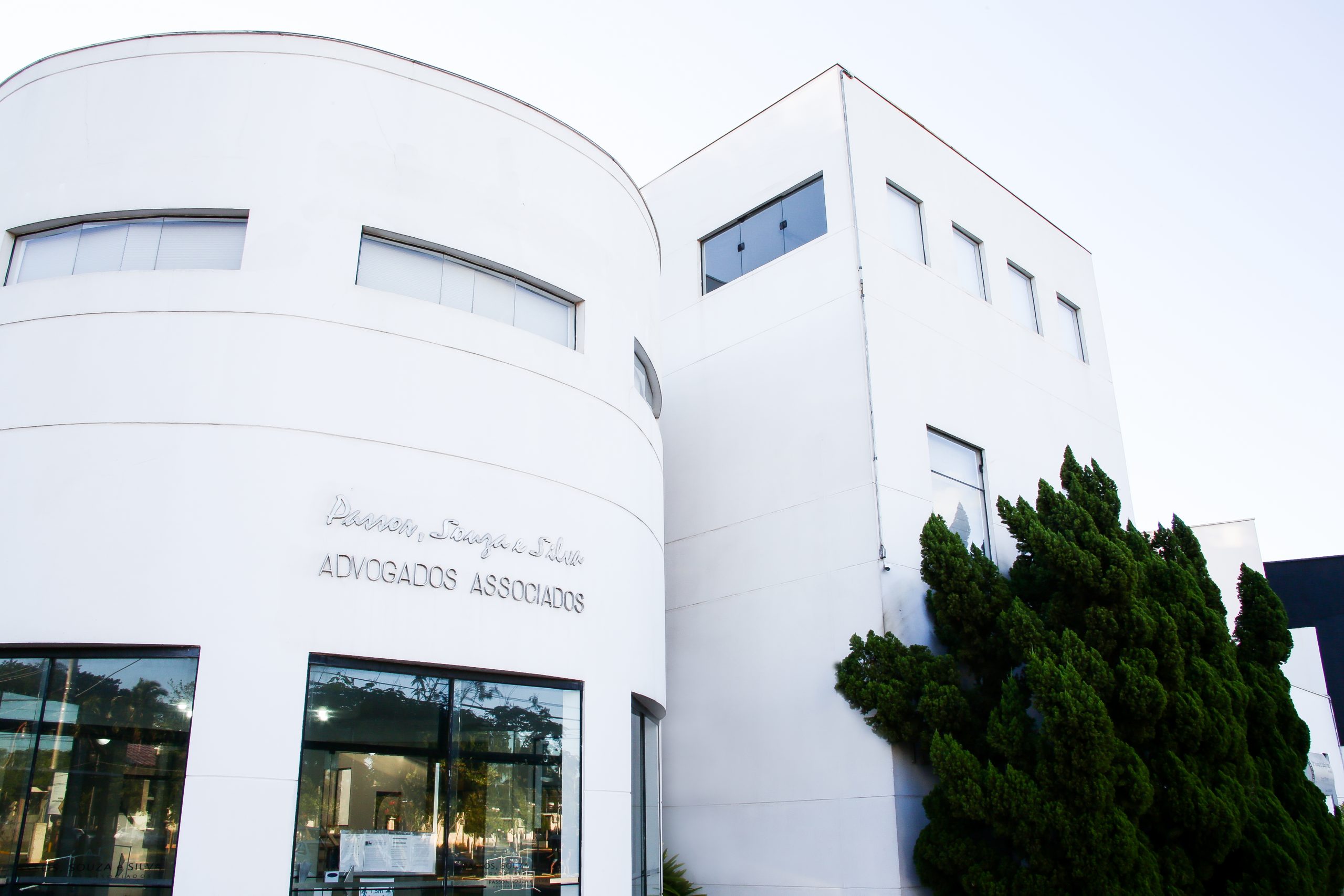 Fachada do escritório Passos, Souza e Silva, localizado na cidade de Araraquara/SP.